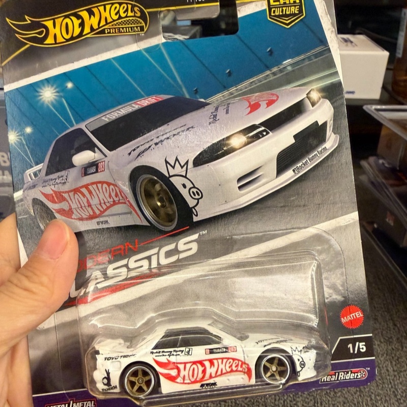 Hot Wheels Premium Diecast Car - Car Accessories Company review and price