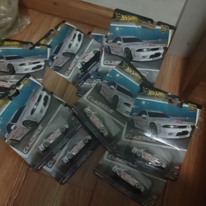 Hot Wheels Premium Diecast Car - Car Accessories Company review and price